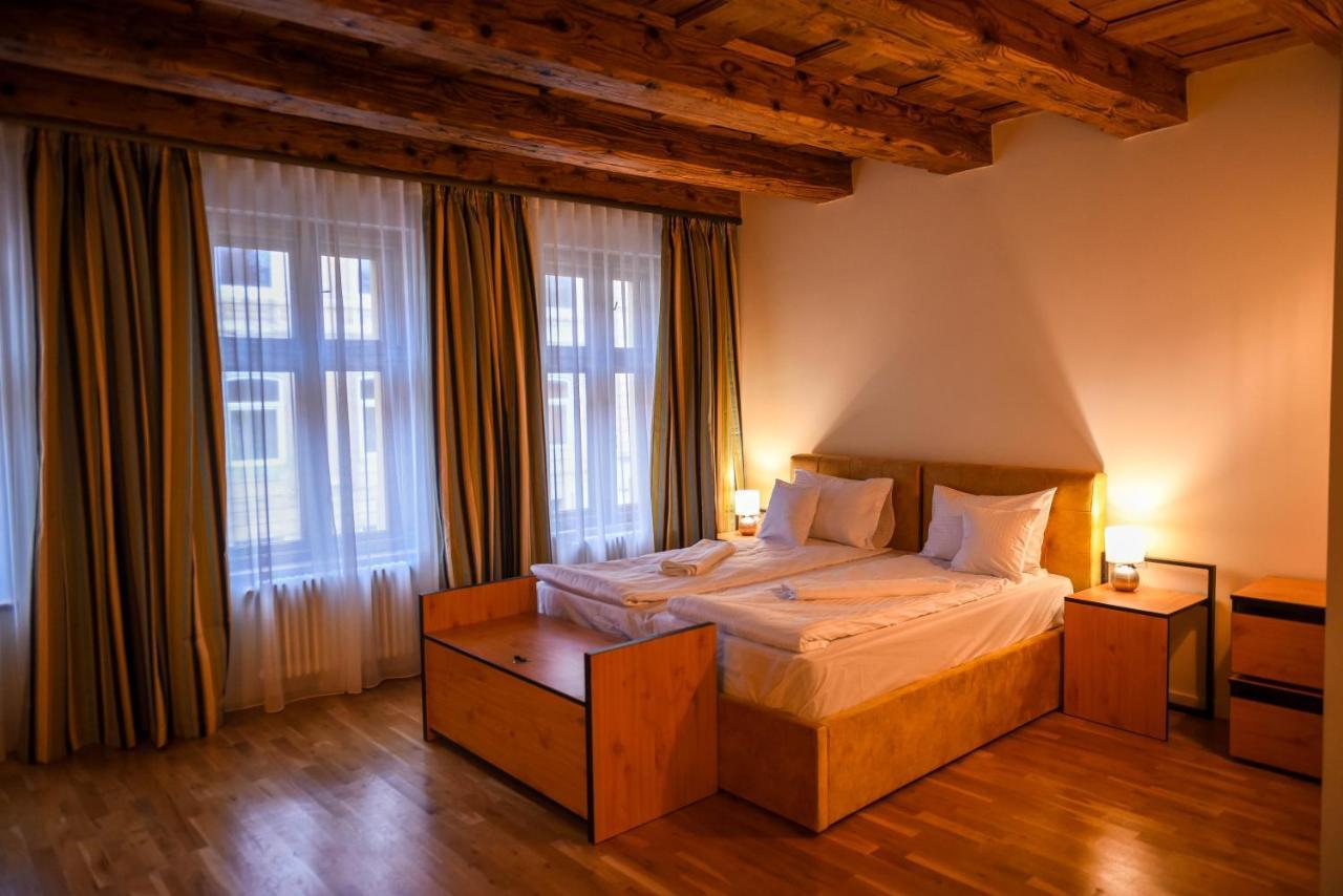Schloss Apartments Braşov Extérieur photo