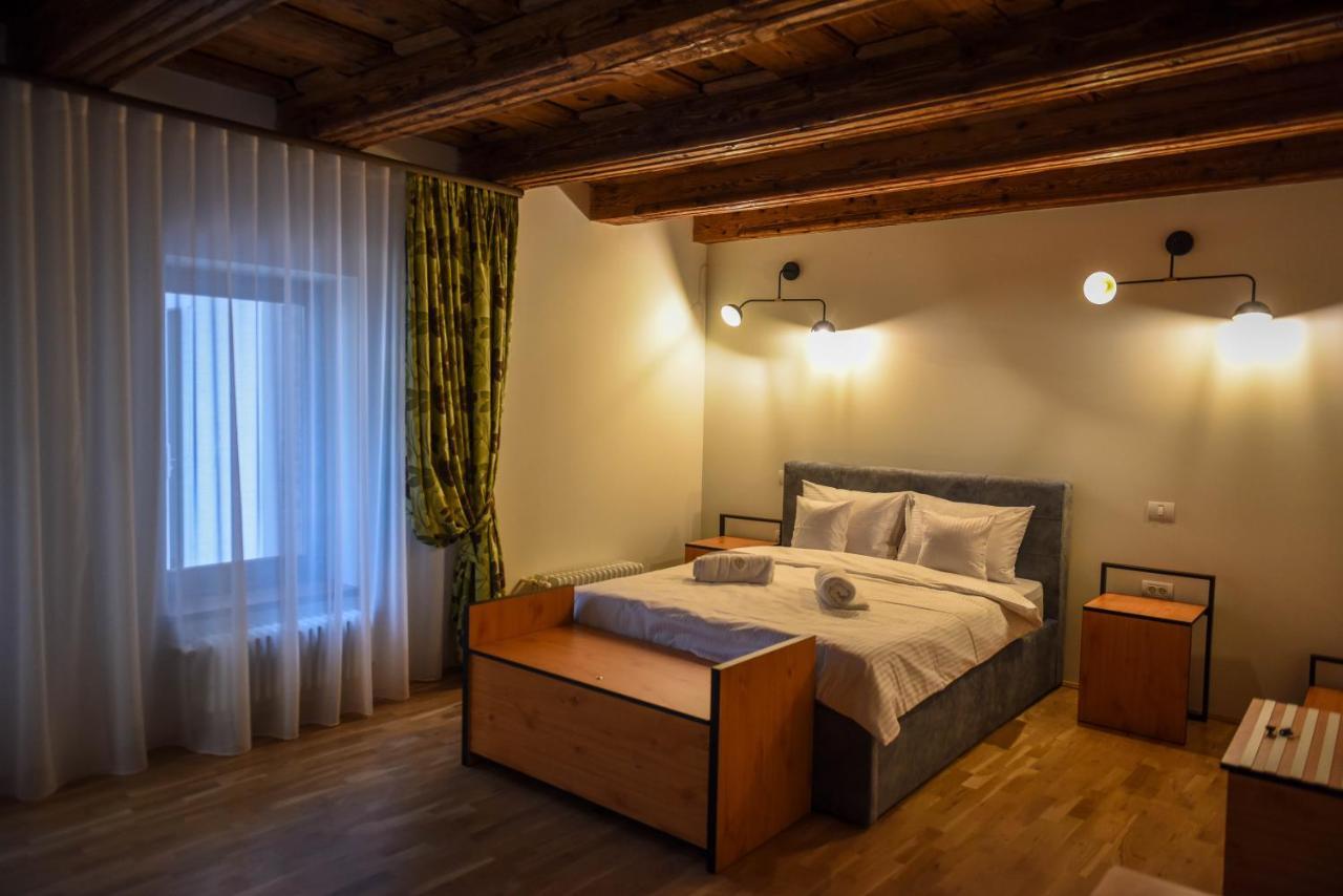 Schloss Apartments Braşov Extérieur photo