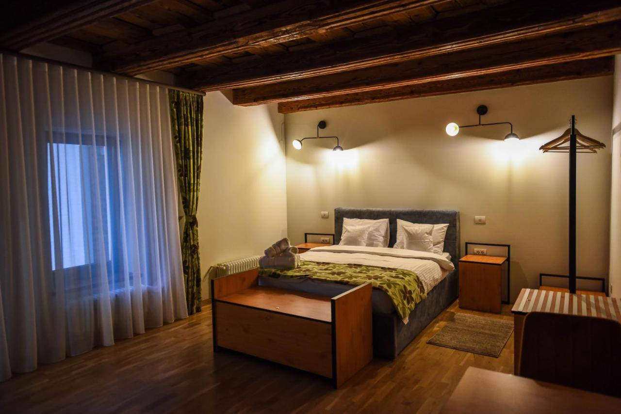 Schloss Apartments Braşov Extérieur photo